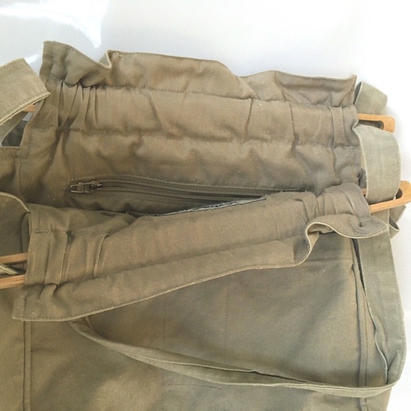 Tilley Endurables Bag Pick Pocket Proof Green Shoulder Adjustable Strap Worn - - Picture 6 of 10